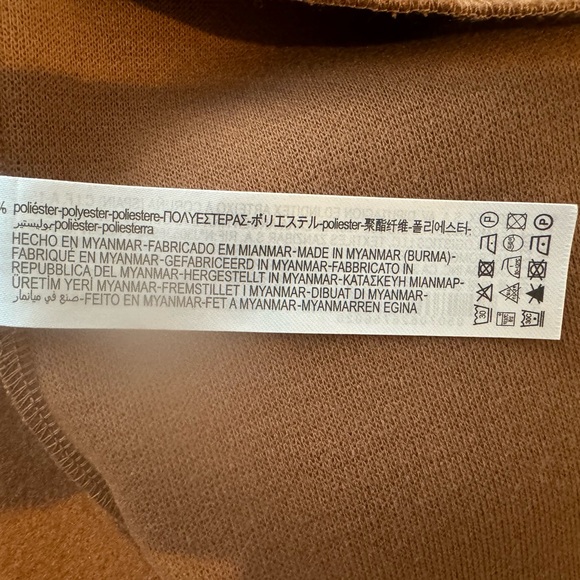 Zara coat, new without tag ( Never worn). - Picture 3 of 3